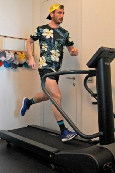 THE ULTIMATE GUIDE TO THE TREADMILL TRAINING